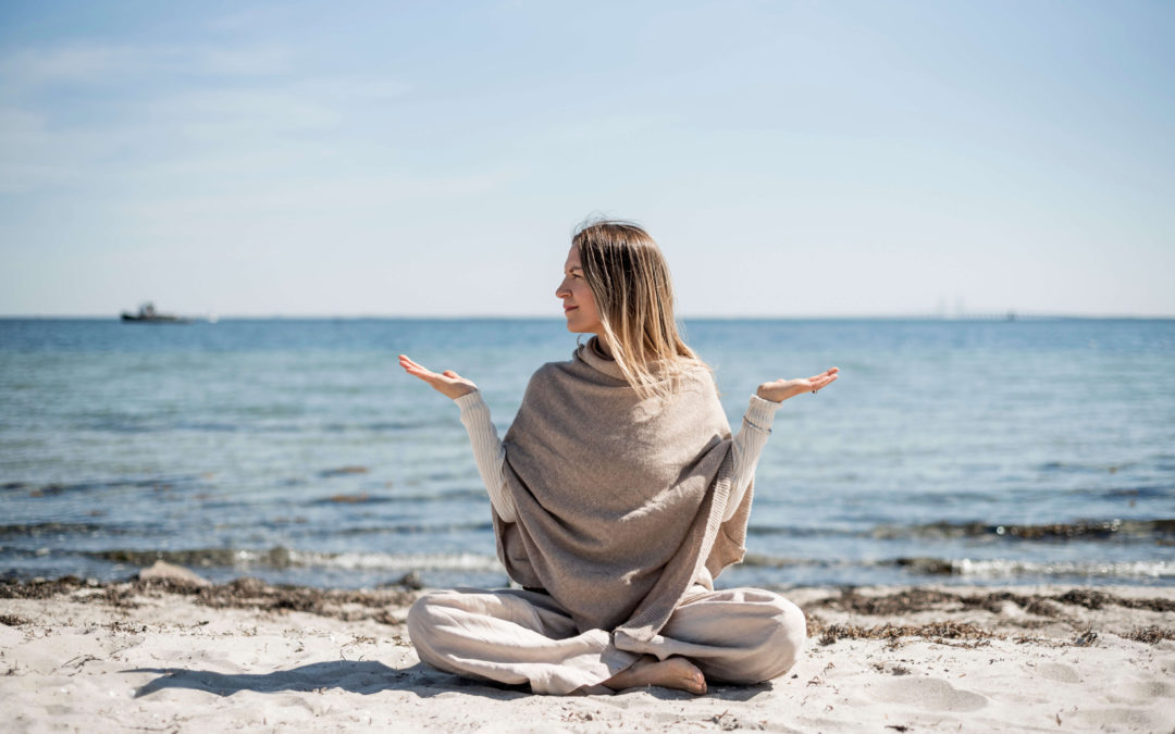 5 codziennych spraw, w których praktyka jogi kundalini może Ci pomóc