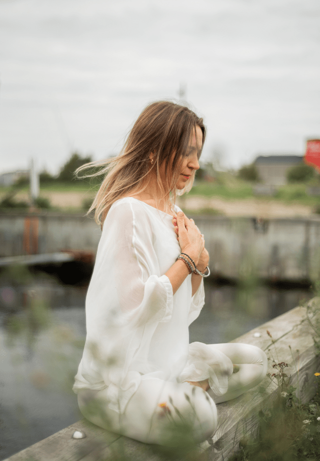 aga-yoga-esencja-jogi-kundalini